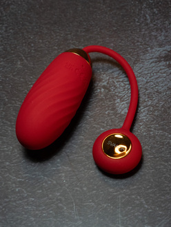Ella Neo, a red (or pink, I can't tell) bullet vibrator